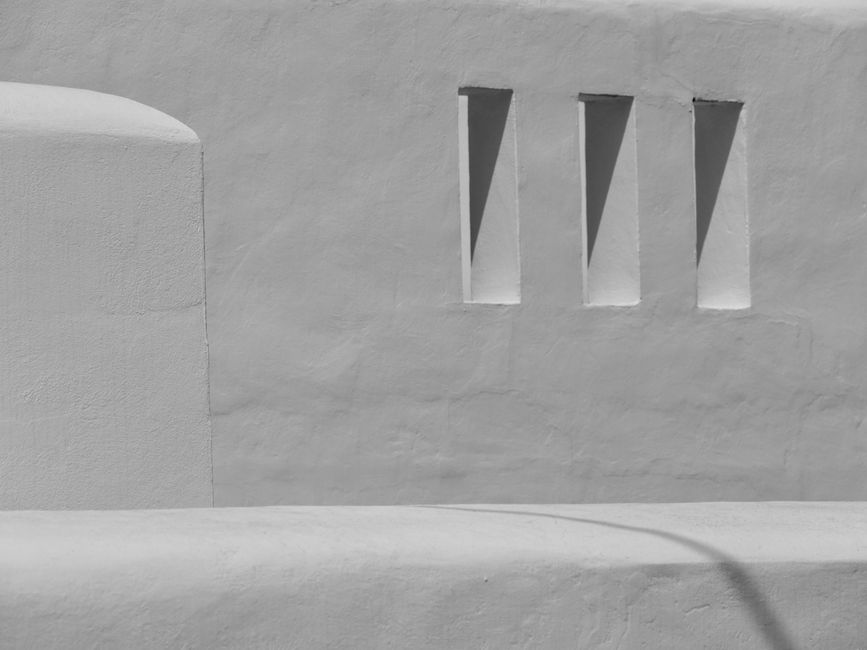 Finca rural típica de Ibiza con arquitectura tradicional en piedra blanca, estilo de los hoteles boutique del interior