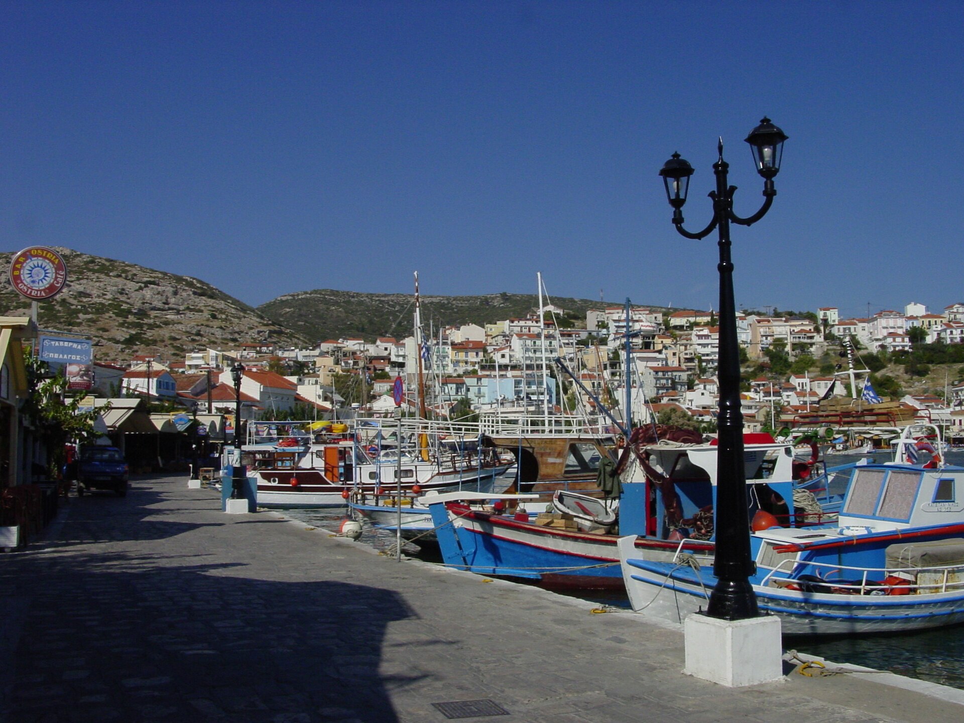 Puerto de Pythagorio en la isla griega de Samos