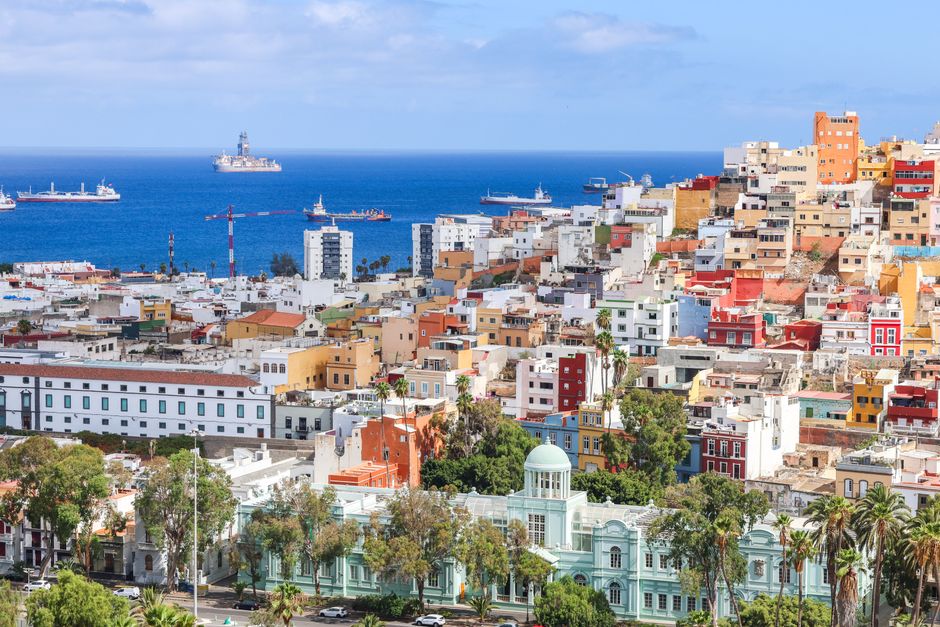 Vista aérea de Las Palmas de Gran Canaria junto al Atlántico