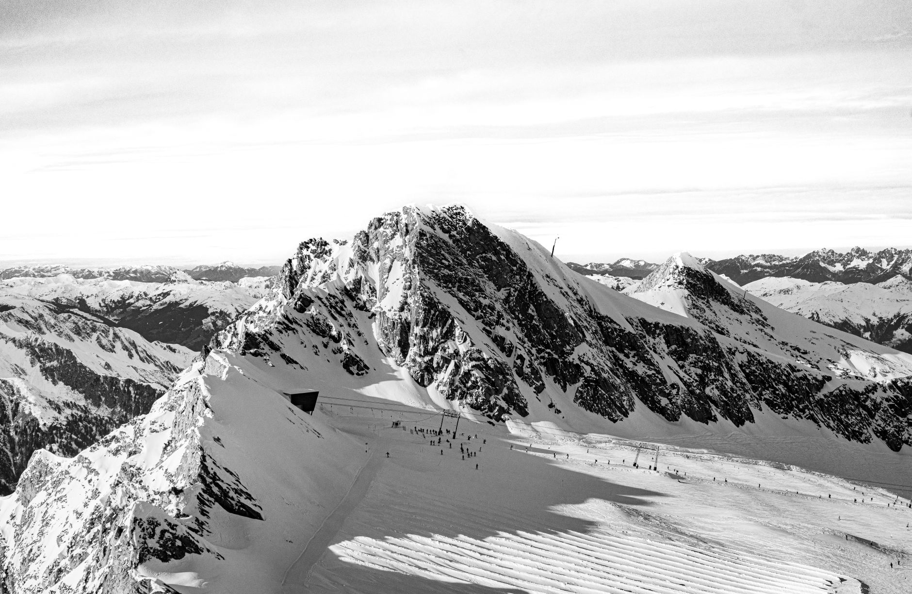 Pistas de esquí en un glaciar alpino