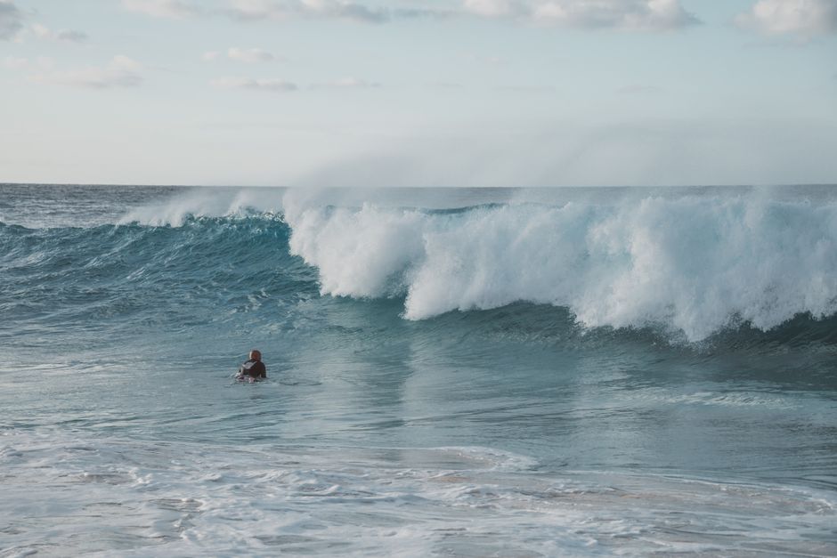 Surfista en el mar